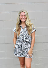 Load image into Gallery viewer, Ivory leopard shorts set
