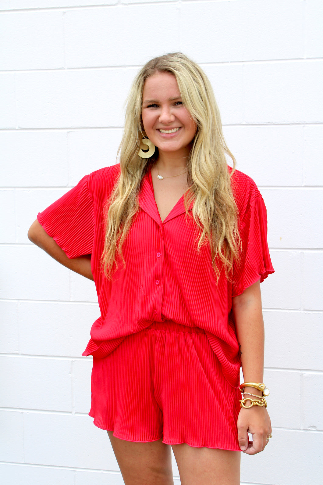 Red button shorts set