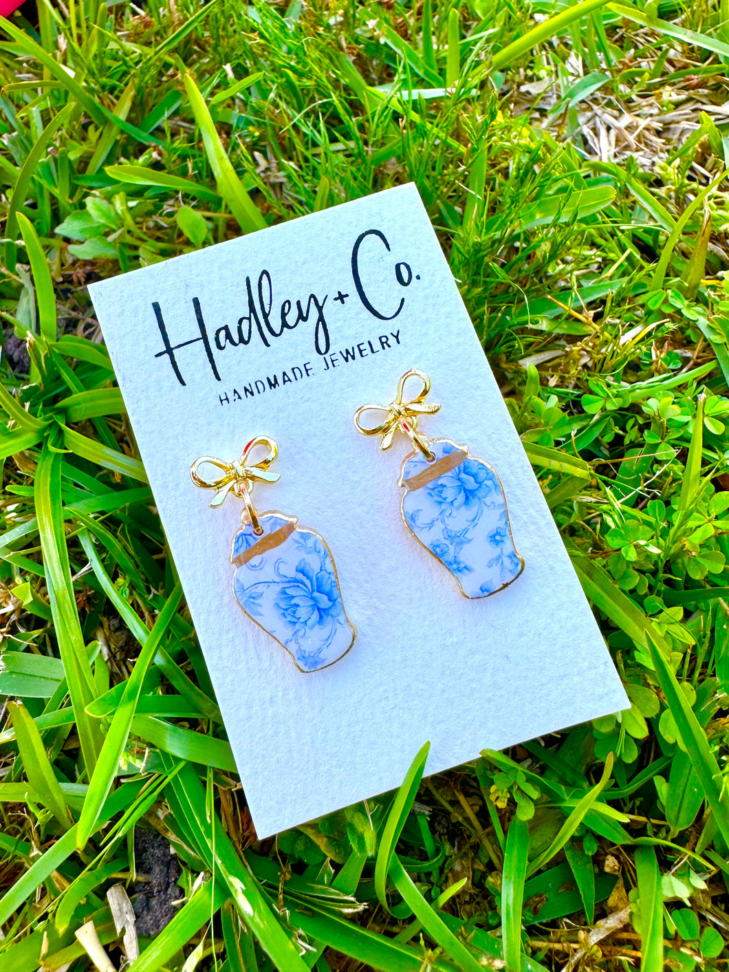 Floral ginger jar small Hadley + co earrings