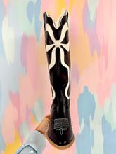 Load image into Gallery viewer, Black bow boots
