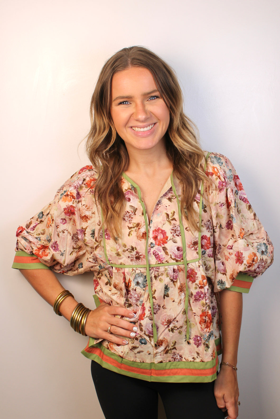 Floral balloon sleeve top