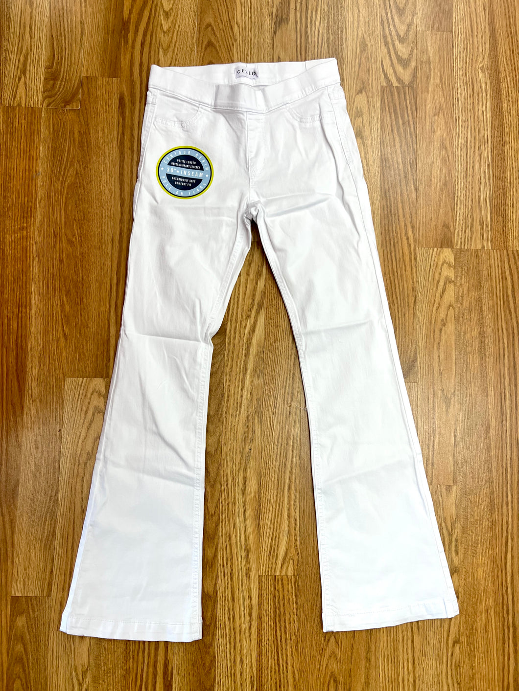 Celle petite white flares