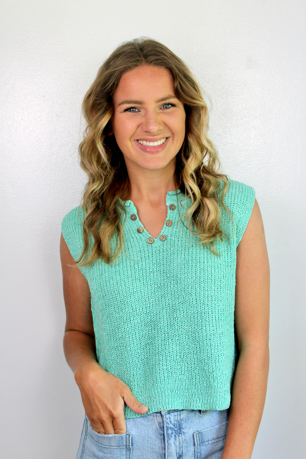 Mint button top