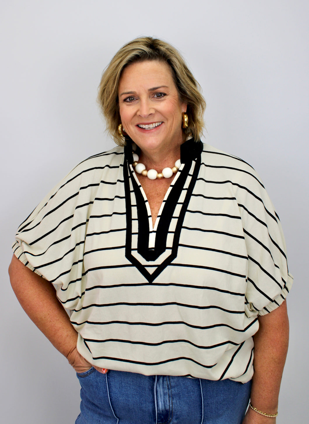 Ivory black curvy stripe top