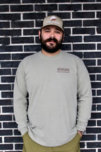 Load image into Gallery viewer, Khaki hunting dog old south long sleeve tee
