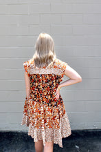 Load image into Gallery viewer, Floral button dress
