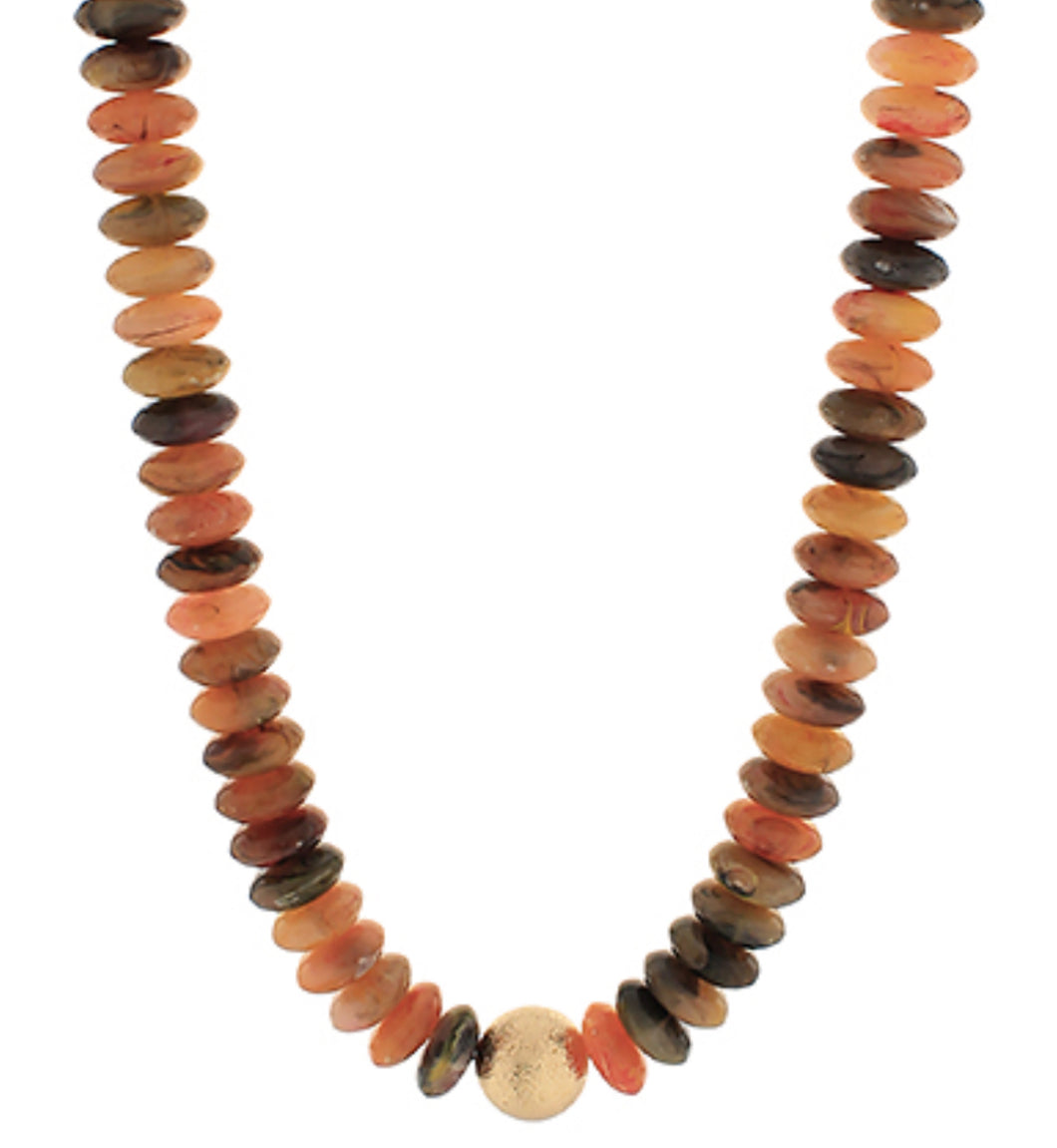 Neutral gold chunky necklace