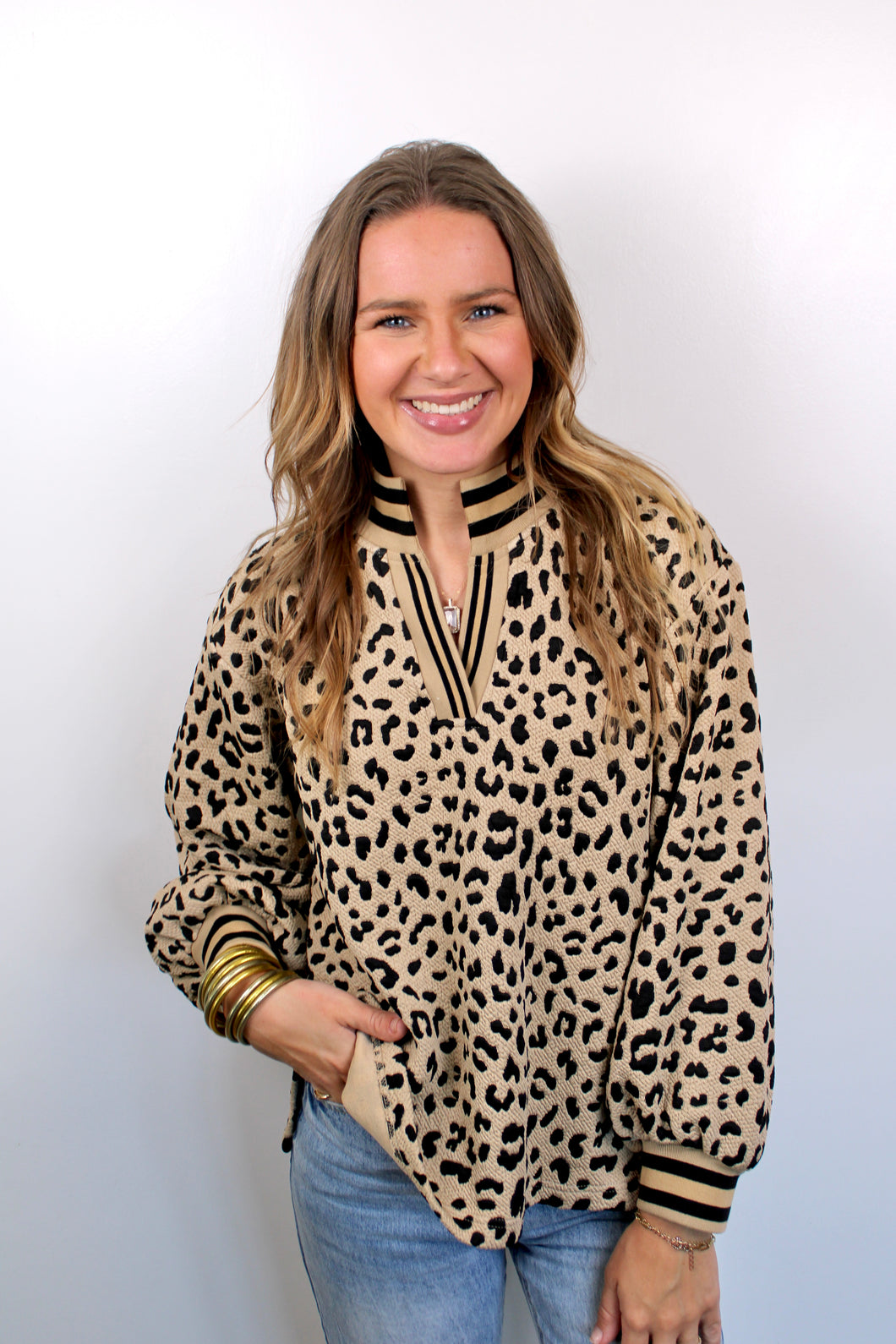 Leopard black trim top