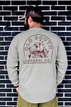 Load image into Gallery viewer, Khaki hunting dog old south long sleeve tee

