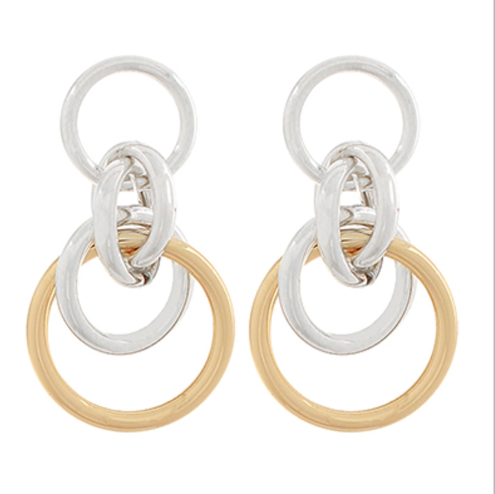Circle gold layered earrings