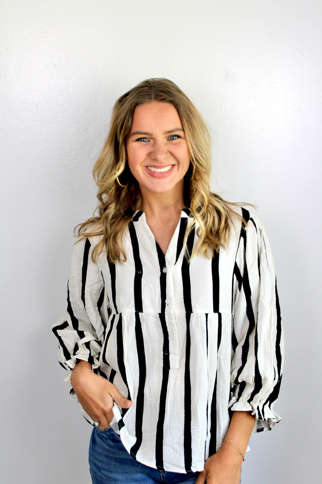Black White stripe balloon sleeve top