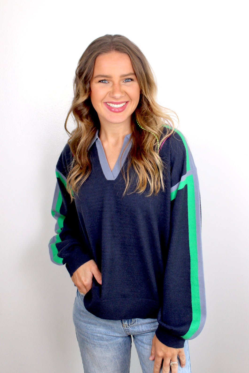 Navy green pullover top