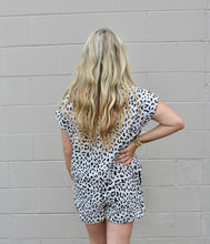 Load image into Gallery viewer, Ivory leopard shorts set
