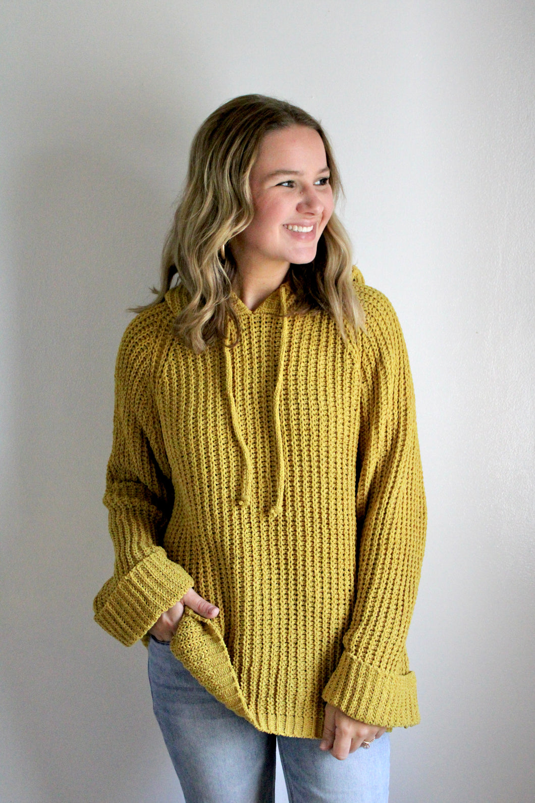 Mustard hoodie pullover