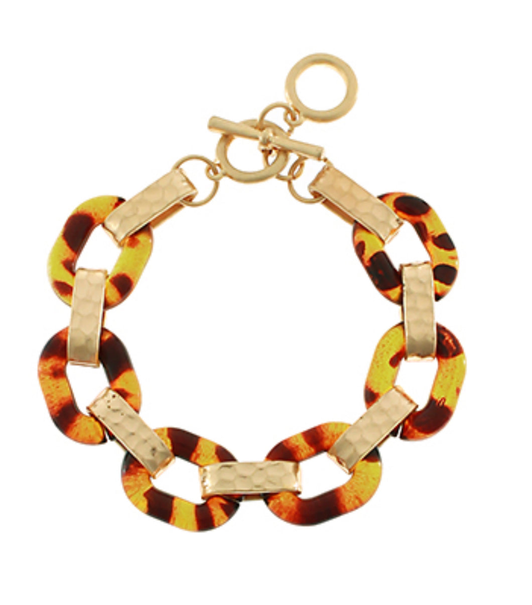 Linked acrylic oval bracelet
