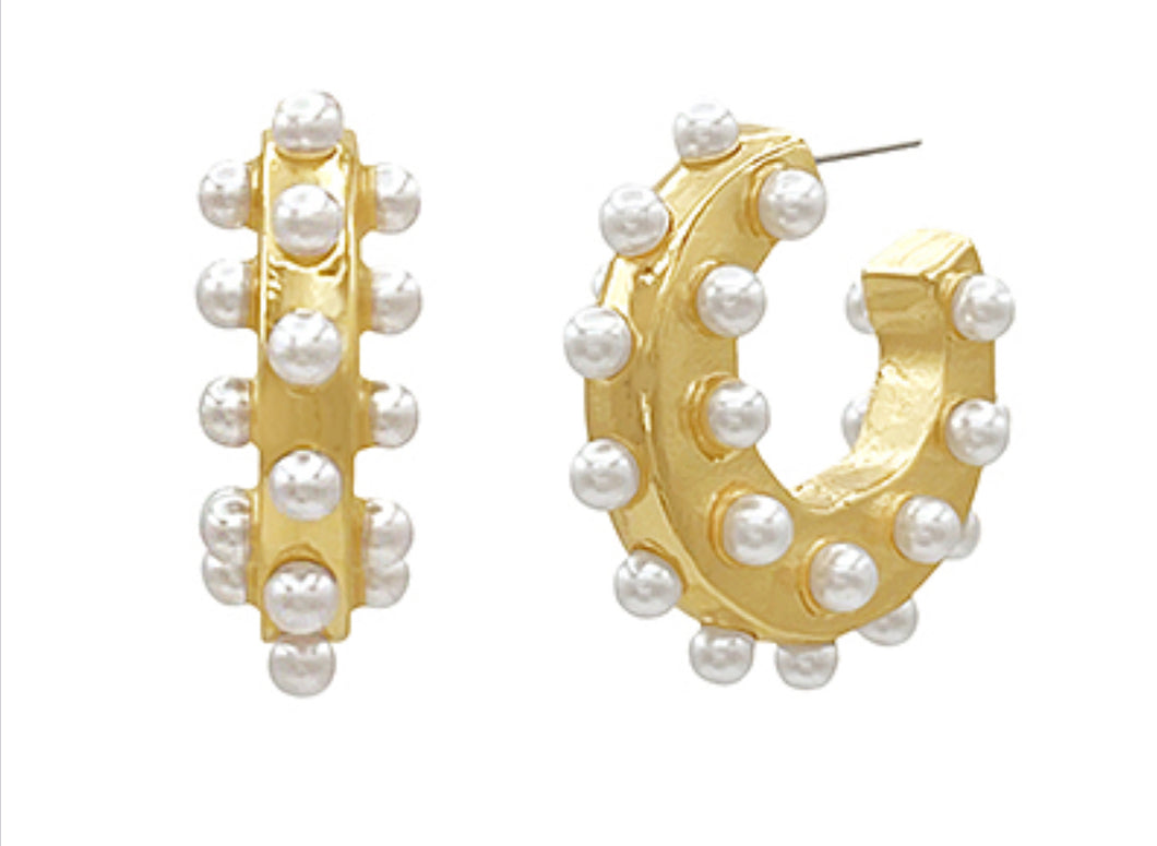 Pearl gold hoop earrings