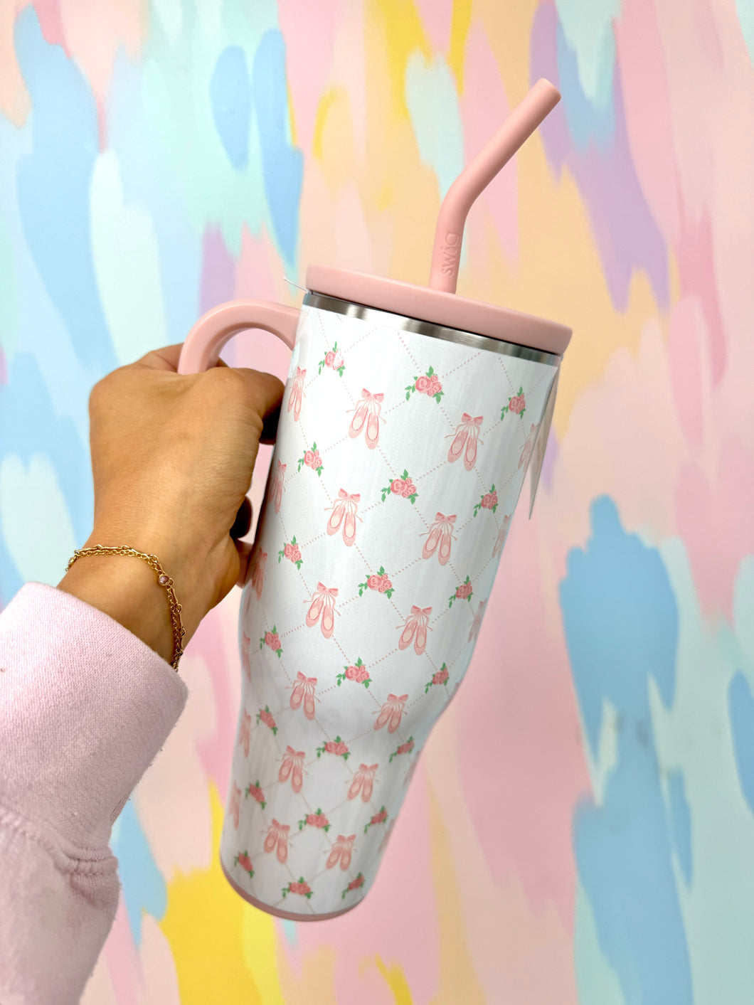On pointe mega mug- swig