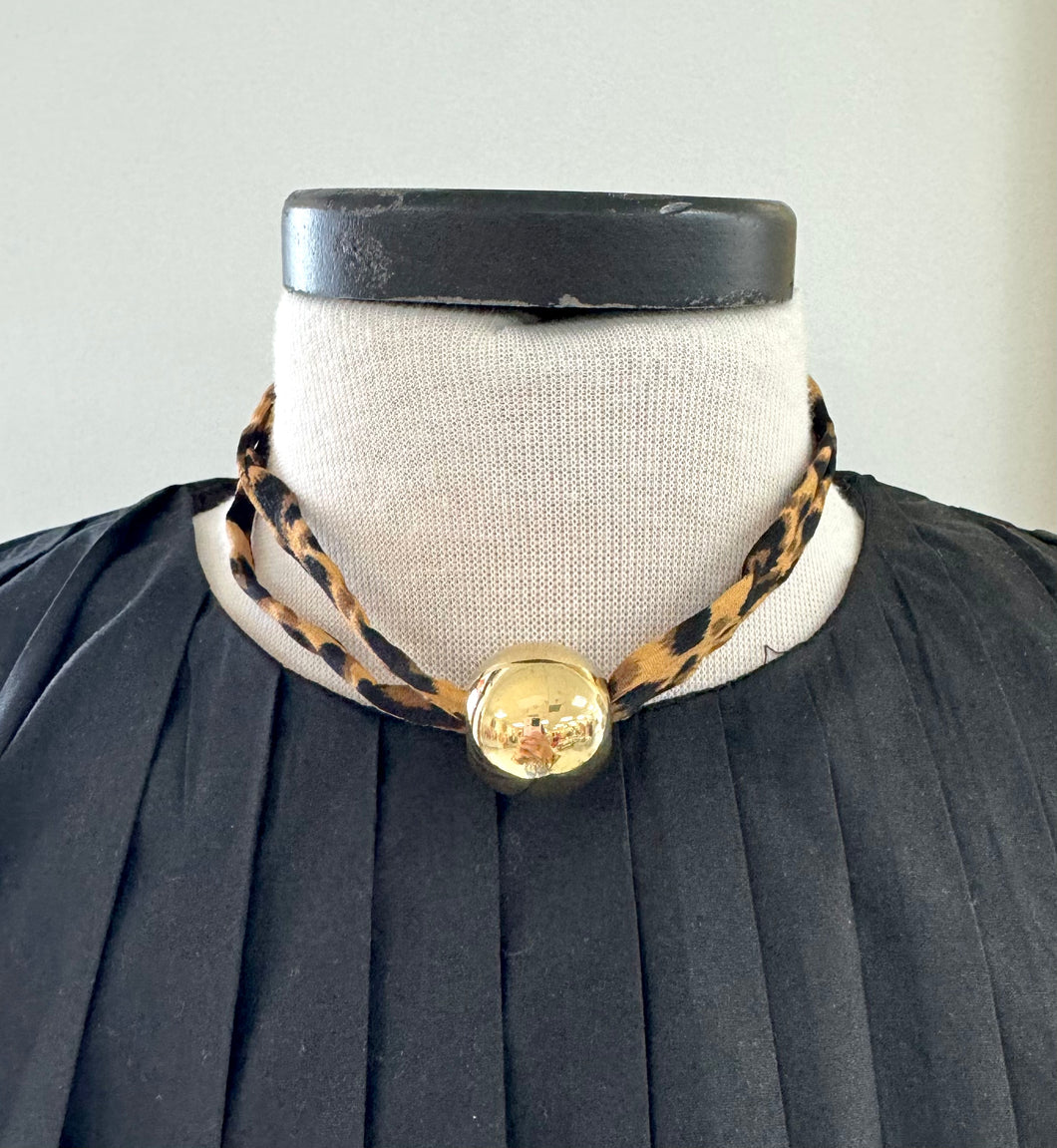 Leopard gold necklace