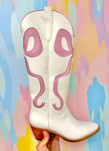 Load image into Gallery viewer, Pink bow boots
