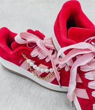 Load image into Gallery viewer, Pearl shoe charm
