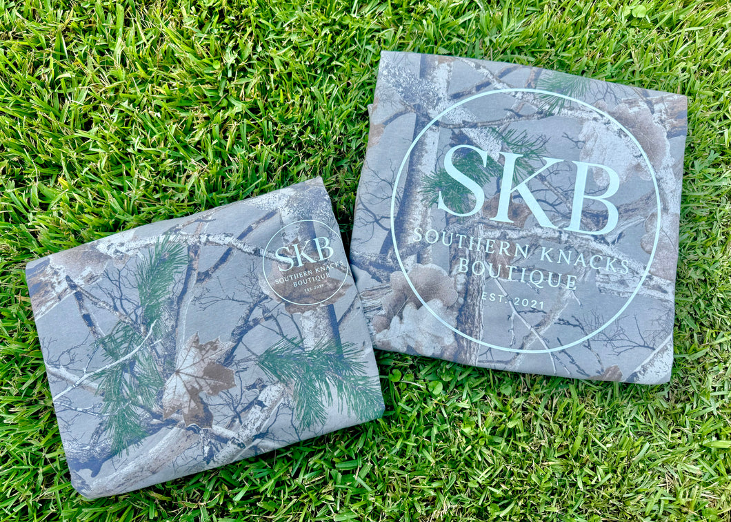 Camo SKB logo tee