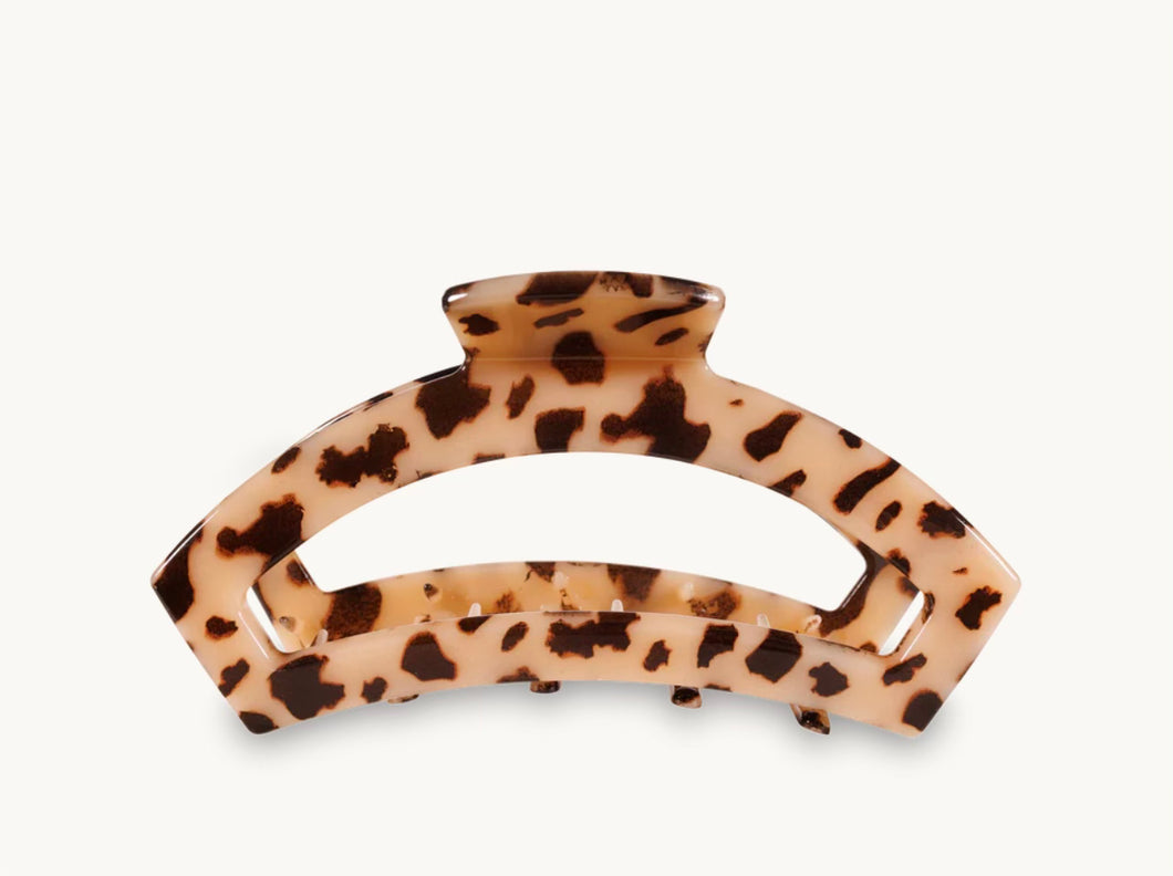 Open blonde tortoise hair clip