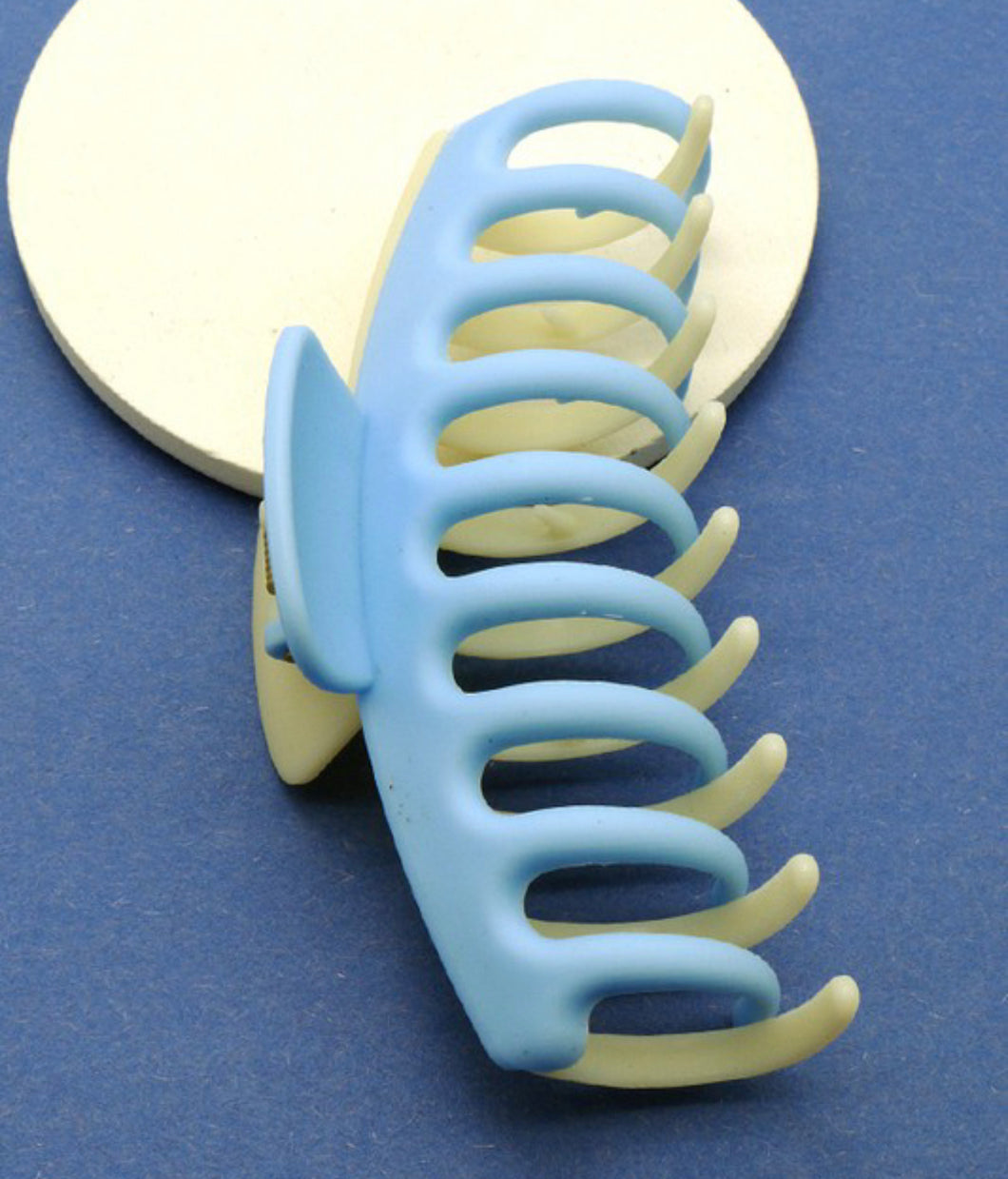 Ivory blue claw clip